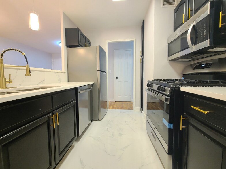 Building Photo - 750 N Broad St