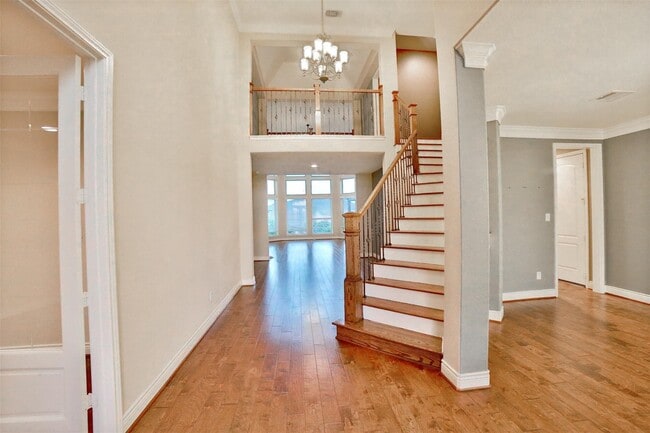 Building Photo - 2403 Haven Hill Dr
