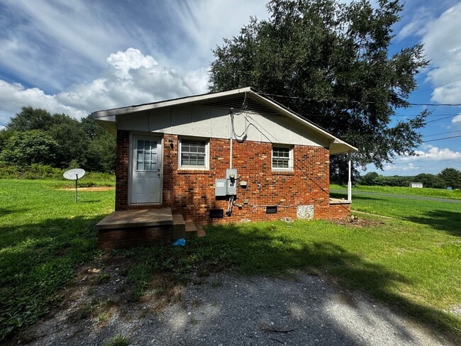 Building Photo - 3113 Old School Rd