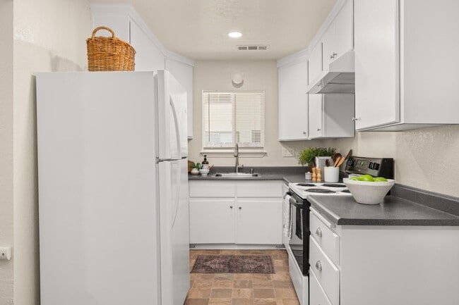 Building Photo - Available Now. Cute Home located in quiet ...