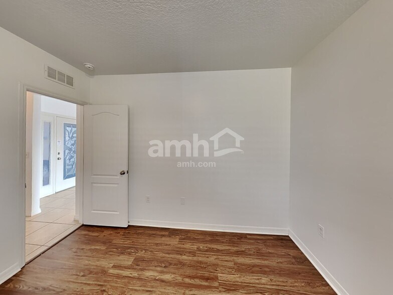 Building Photo - 5010 Windbourne Way