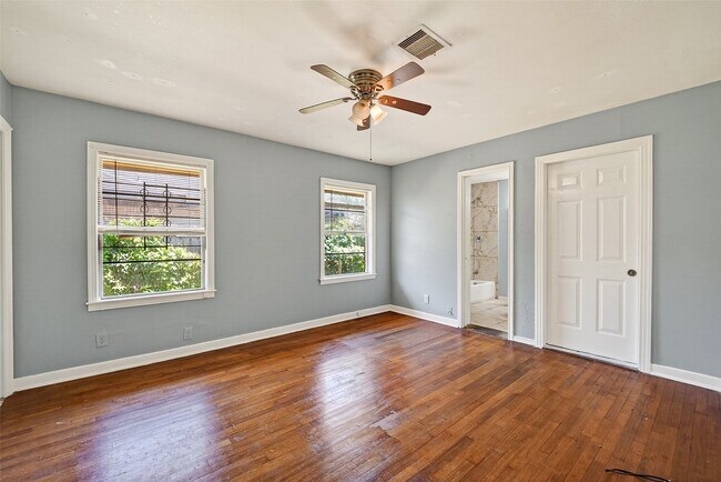 Building Photo - 5934 Belmark St