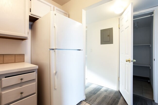 Building Photo - 2 Bedroom Fireside Condo- Minutes away from Park City Mountain