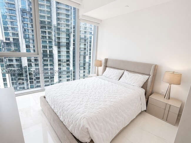 Building Photo - 300 Biscayne Blvd
