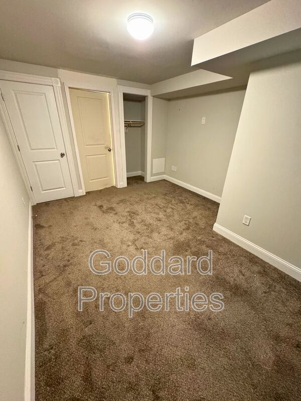 Building Photo - 842 N Patterson Park Ave