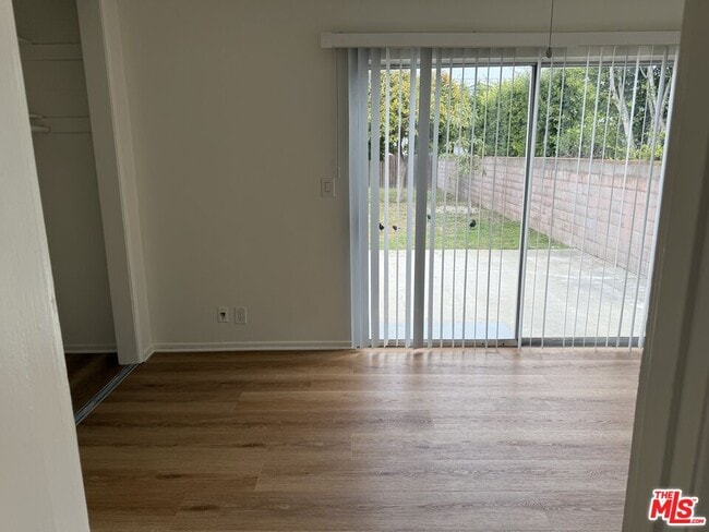 Building Photo - 4434 Grand View Blvd