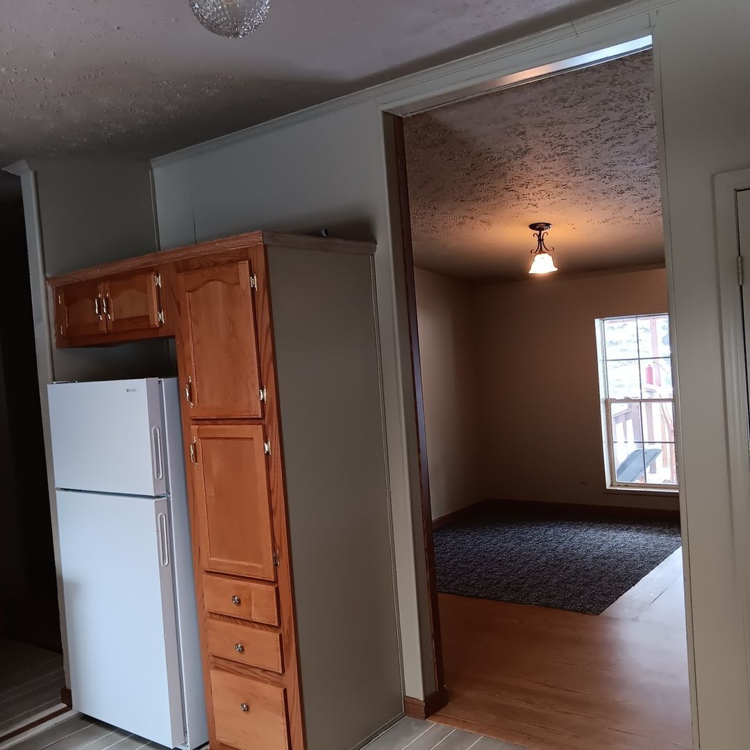 Building Photo - 1781 Tyler Rd SE