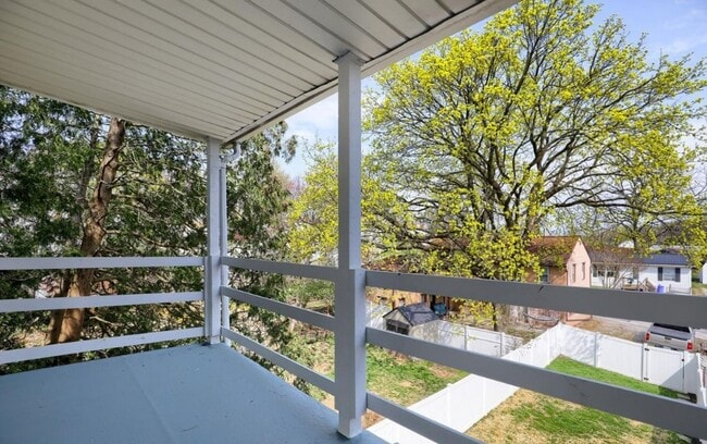 Building Photo - 1/2 OFF 1st Months' Rent! Available Now! 3...