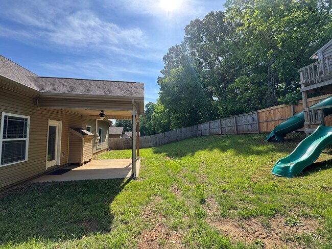 Building Photo - Beautiful Single Family Home
