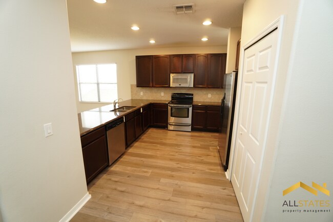 Building Photo - 401 Savannah Preserve Loop