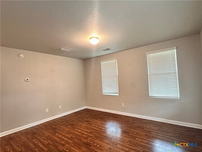 Building Photo - 264 Trestle Tree