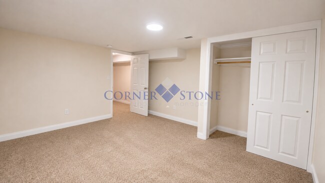 Building Photo - 615 Stadium St