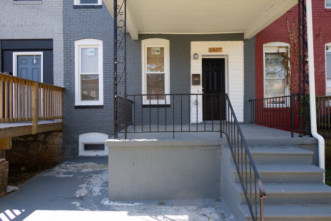 Building Photo - 2857 W Garrison Ave