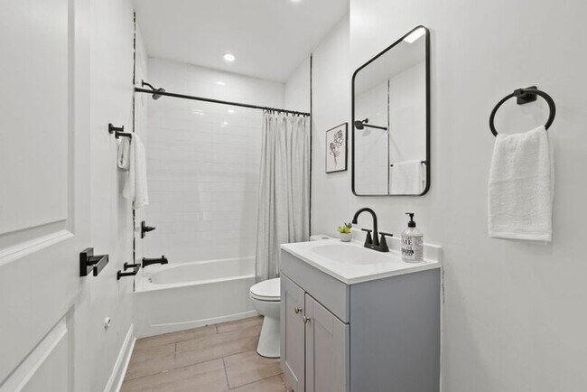 Building Photo - 1308-1310 Mt. Vernon Avenue