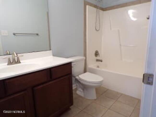 Building Photo - 4 Bedroom 2.5 Bathroom home located in Carolina Subdivision