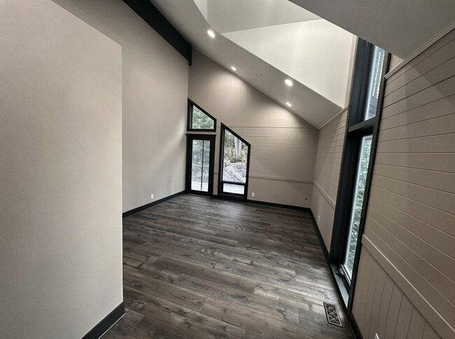 Building Photo - 6850 Canyon Drive Court