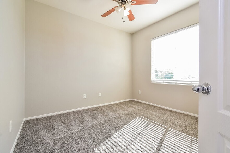 Building Photo - 8257 Begonia Blush Dr