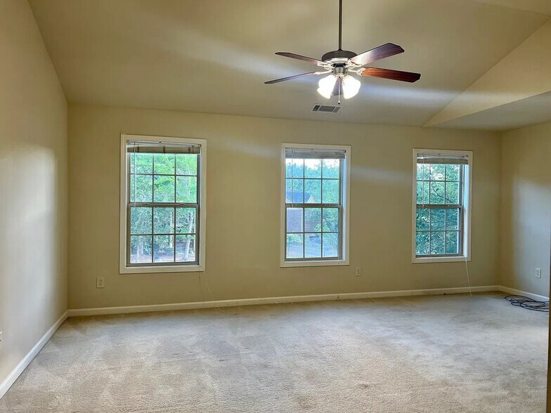 Building Photo - 6211 Crestgate Ln