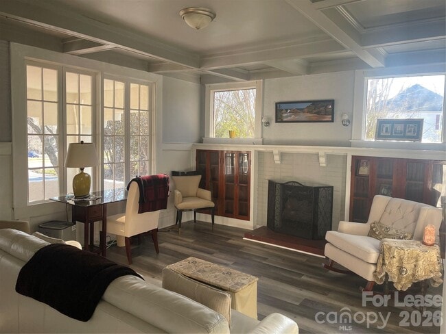 Building Photo - 409 N Main St