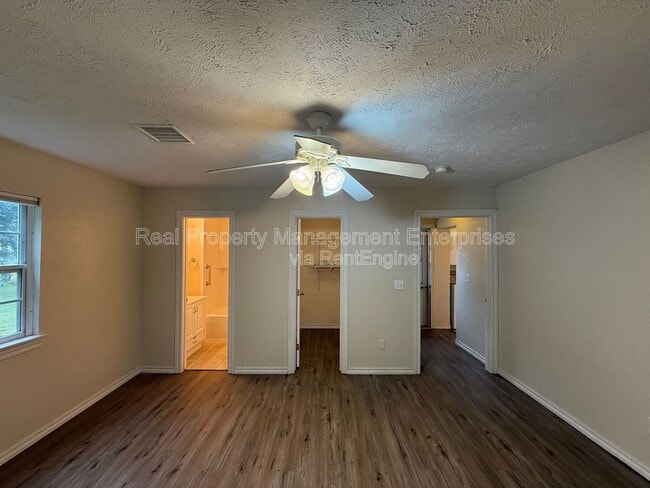 Building Photo - 5417 NW 46th Terrace