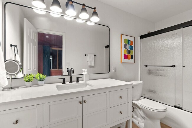 Building Photo - 7157 W Windrose Dr