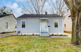 Building Photo - 2628 Hiawatha St
