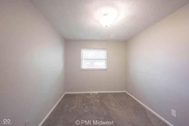 Building Photo - 330 Hugo St