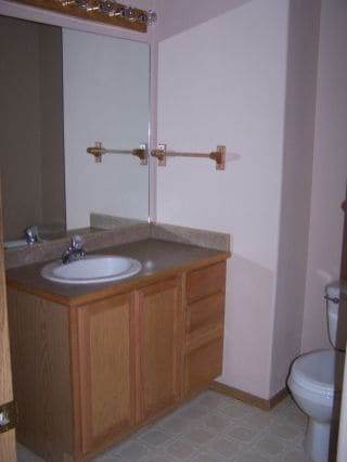 Building Photo - h978 - 980