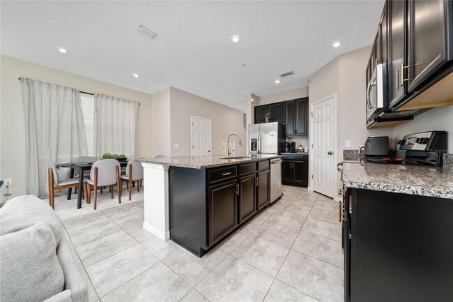 Building Photo - 10849 Wyne Tree Ct