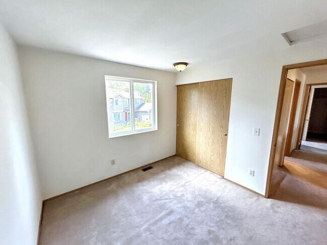 Building Photo - Beautiful 4 bed & 2 bath home in Kent WA!!