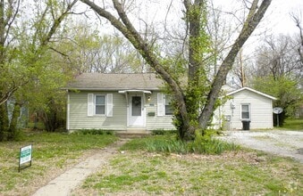 Building Photo - 2 bed 1 bath house - near the ARC & West M...