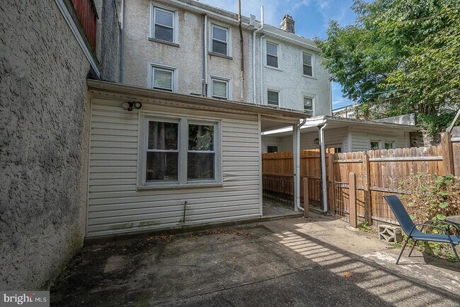 Building Photo - 3929 Terrace St