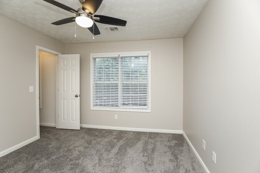 Building Photo - 369 Kades Cove Dr