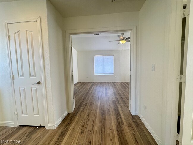 Building Photo - 1078 Country Skies Ave