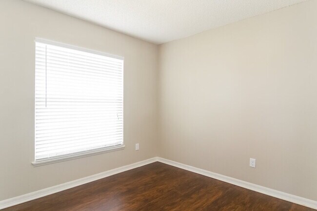 Building Photo - 4056 Forest Island Dr