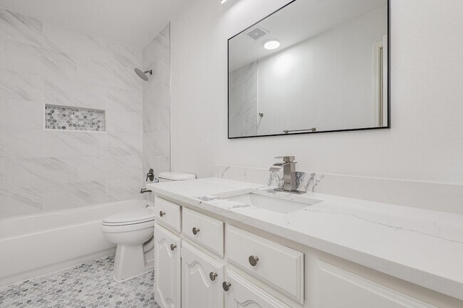 Building Photo - 745 Amhurst Ct