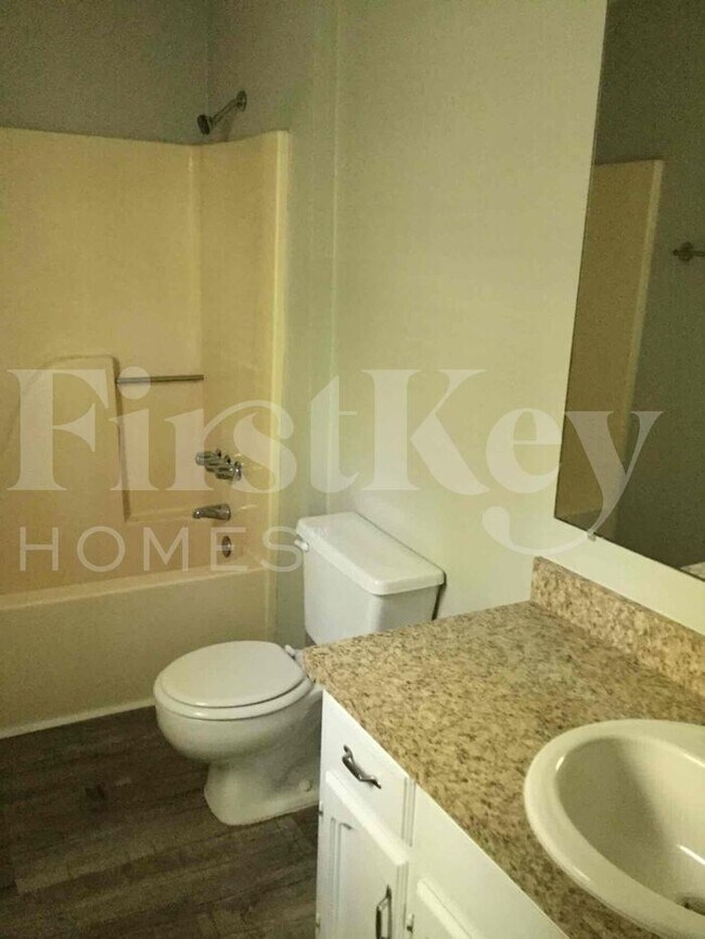 Building Photo - 420 Freestone Dr
