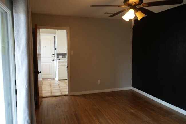 Building Photo - 3813 33rd St