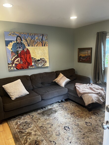 Livingroom - 14119 Erwin St