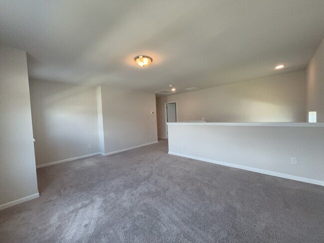 Building Photo - 445 Navona Dr