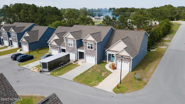 Building Photo - 202 N Stingray Ln