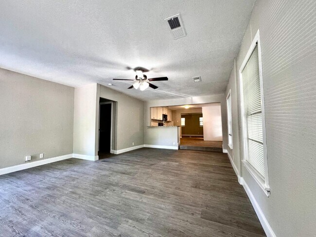 Building Photo - 4354 Marks Pl