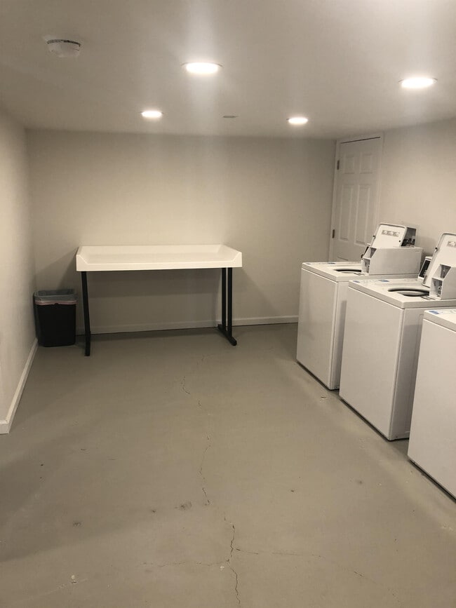 Building Photo - 3 Westwood Village