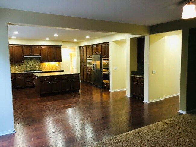 Building Photo - 45611 Basswood Ct