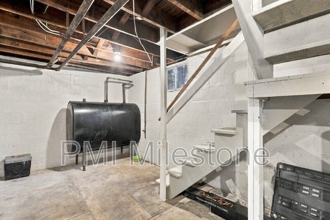 Building Photo - 423 E Washington St