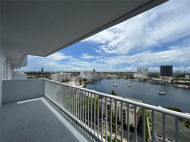 Building Photo - 137 Golden Isles Dr