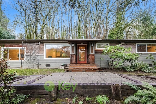 Building Photo - Remodeled Home with Zen Room, Soaking Tubs & Gas Fireplace