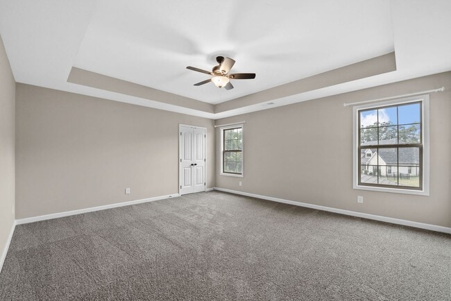 Building Photo - Pet Friendly Four Bedroom with Bonus!