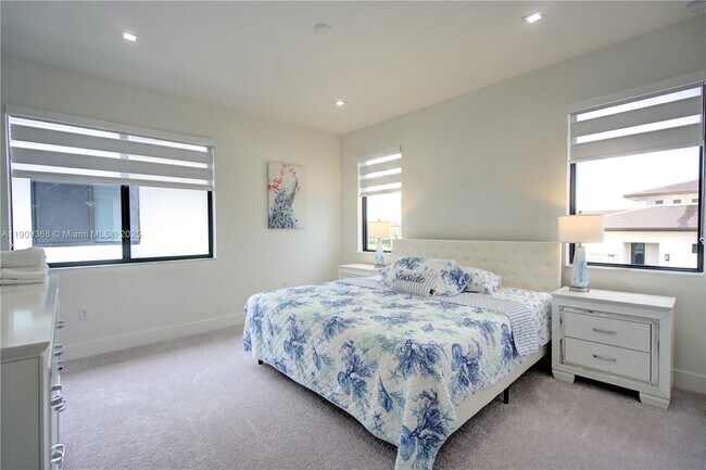 Building Photo - 4239 SW 176th Ave