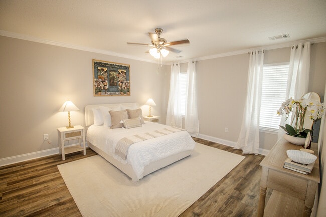 Building Photo - 106 Woodsedge Dr